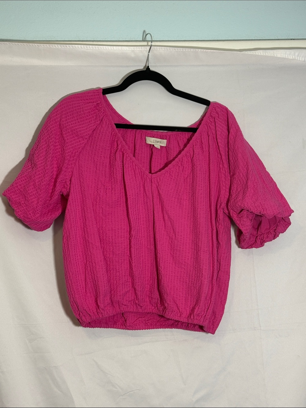 LOFT Vibrant Pink Textured V-Neck Puff Sleeve Top